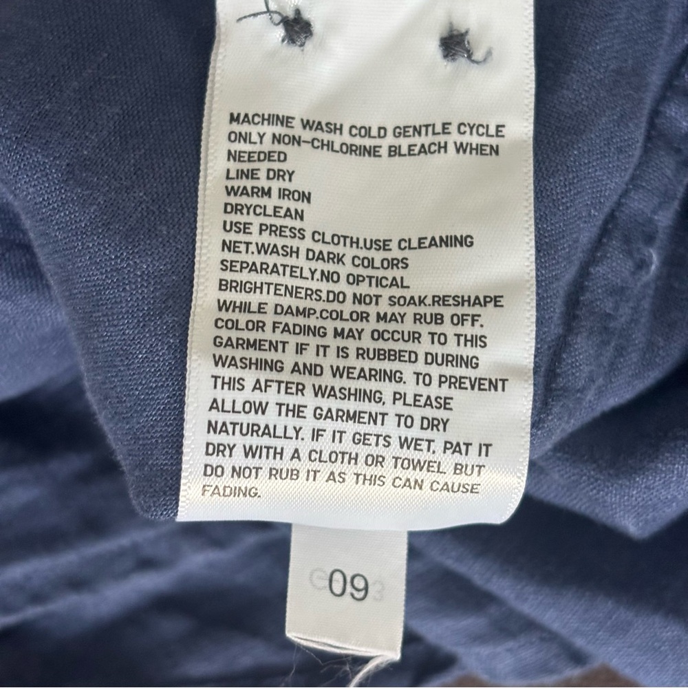 Uniqlo Navy Blue Long Sleeve 100% Linen Casual Button Down Shirt Front Pocket - Picture 8 of 8